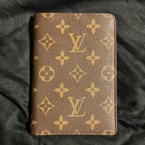 LV Louis Vuitton Passport Wallet